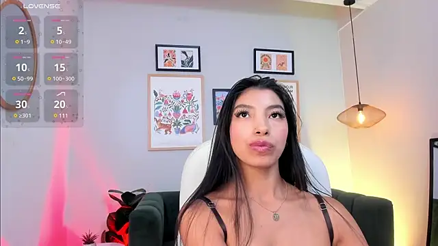 Tiffany Low online show from June 4, 3:49 pm