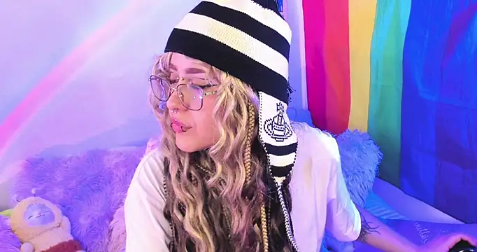 NekoWaifu online show from November 24, 1:24 pm