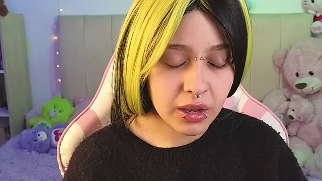 NekoWaifu online show from June 11, 2:47 pm