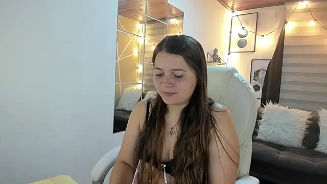 Snapshot of sophiee09_ chatting on October 20, 1:14 pm sophiee09 online show from October 20, 1:14 pm
