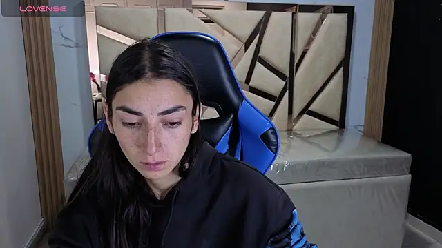 Maily a  online show from February 13, 3:19 am