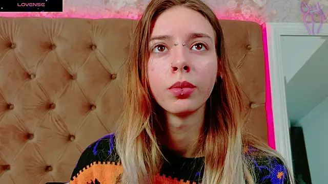 CoraVex online show from November 3, 5:00 am