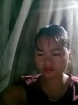 Snapshot of emly-xinh18 chatting on October 2, 5:29 pm emly-xinh18 online show from October 2, 5:29 pm