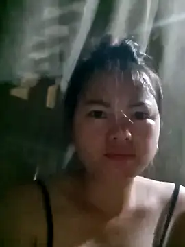Snapshot of emly-xinh18 chatting on October 6, 12:22 pm emly-xinh18 online show from October 6, 12:22 pm