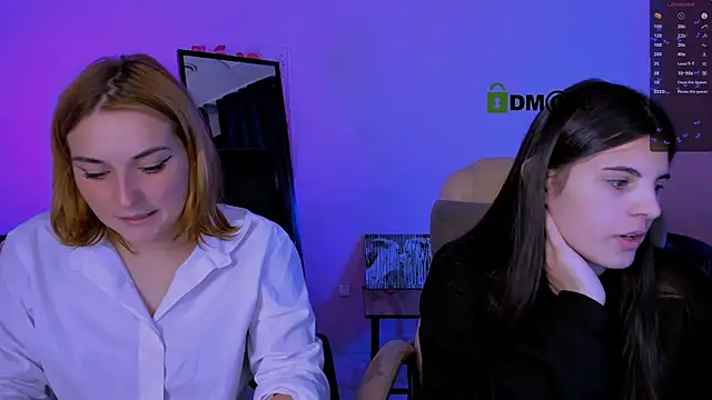 Snapshot of casey_meow_ chatting on October 13, 5:43 am casey meow online show from October 13, 5:43 am