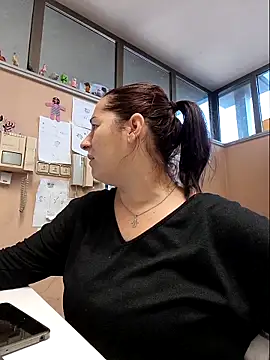 bichota85 online show from November 10, 11:05 am