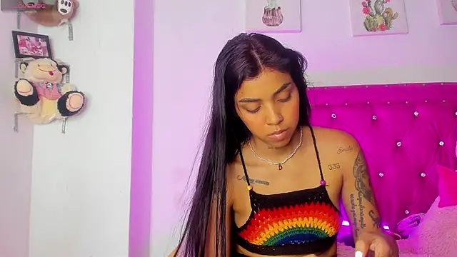 dahiiangomezz online show from February 19, 9:35 pm