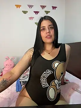 Snapshot of sophy_whiite_ chatting on October 9, 9:52 pm sophy whiite online show from October 9, 9:52 pm
