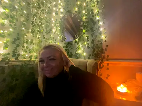 BonnyDesire online show from November 16, 4:29 pm