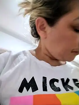 Lunita86 online show from February 4, 1:14 pm