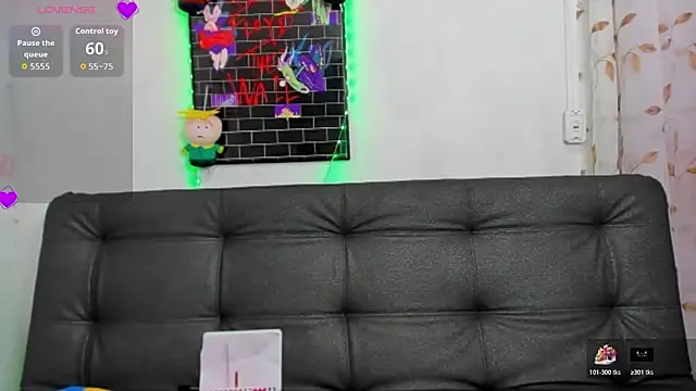 Cherrysweetyx online show from December 17, 1:04 pm