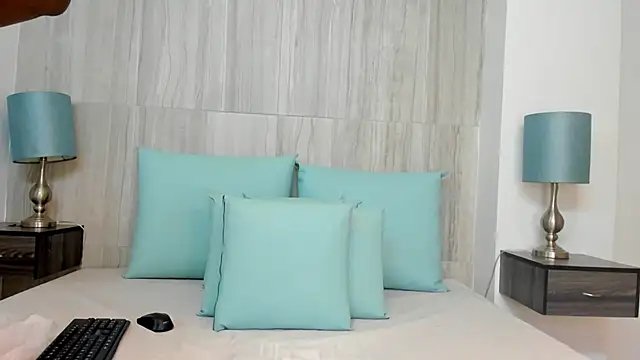 Valeria-Cruzz online show from October 23, 12:00 pm