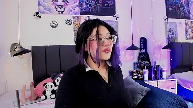 SabrinaV  online show from June 19, 11:35 am