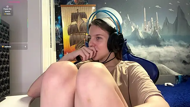 Elira Breeze online show from March 15, 6:21 pm