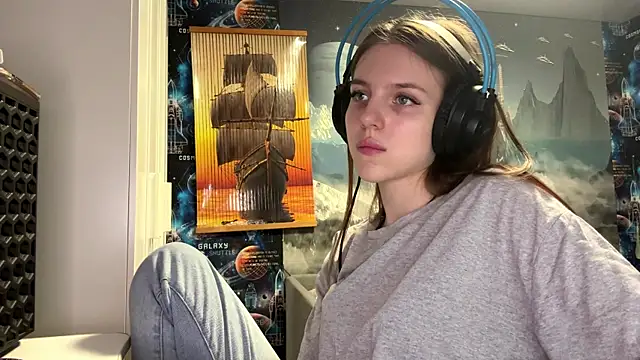 Elira Breeze online show from November 11, 1:19 pm