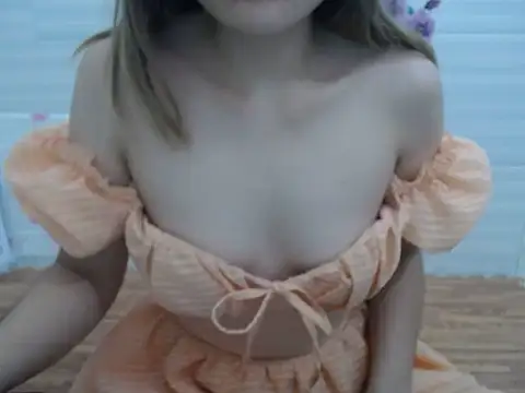 Hannie 26 online show from November 18, 3:35 pm