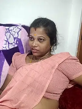 sweetqueen143 online show from May 1, 1:14 pm