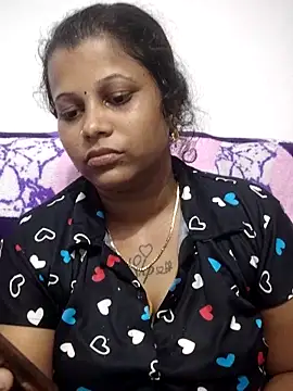 sweetqueen143 online show from May 3, 3:37 pm