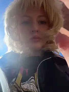 RonnieKiss online show from April 29, 5:32 am