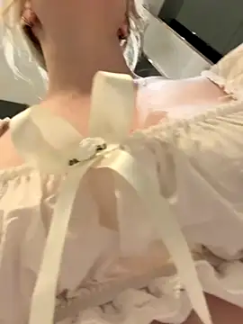 RonnieKiss online show from November 25, 6:48 am