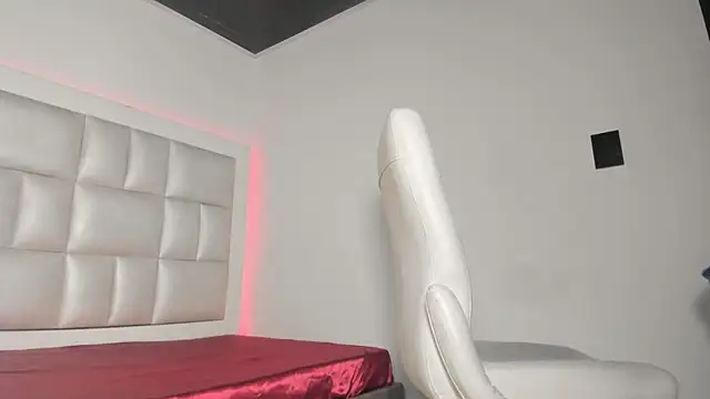 peyton  wat online show from November 4, 12:32 pm