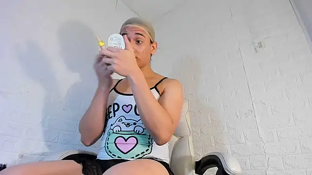 Marian Cristal online show from December 5, 2:00 am