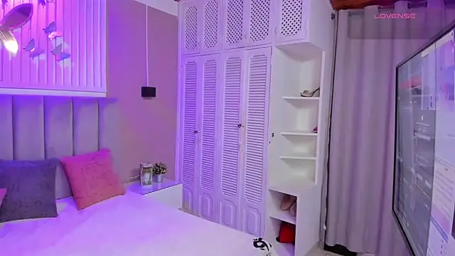 isa vel online show from October 22, 8:25 pm