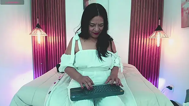 EvaGoddess  online show from July 17, 8:23 pm