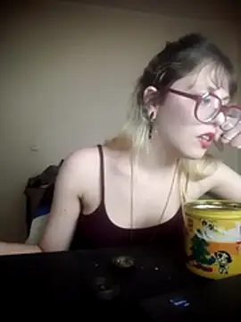 BlondieTami online show from May 1, 1:53 am