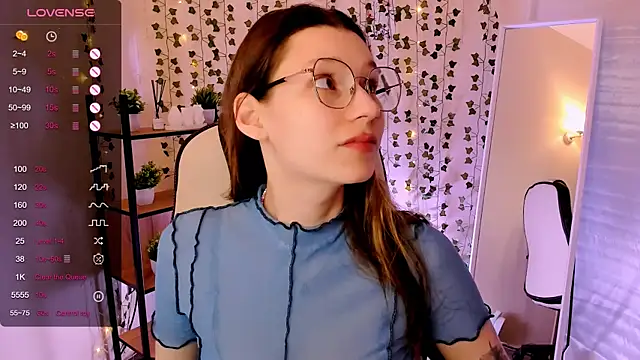 LinaBlossom  online show from June 12, 2:08 am