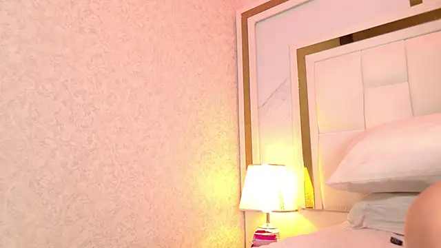 samanthaa sm online show from October 4, 2:11 pm