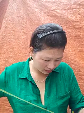 Snapshot of diamond-- chatting on October 7, 12:48 am diamond-- online show from October 7, 12:48 am