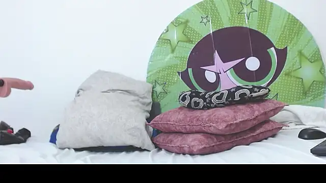 AmandaaWats online show from July 17, 11:30 pm