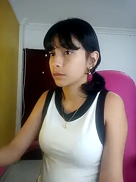 xoxo milk online show from November 6, 8:26 pm