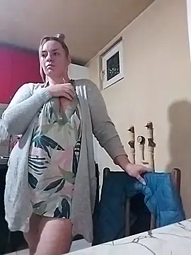 Mommygetnaughty online show from December 19, 11:41 pm