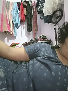 Deborbhavi222 online show from July 9, 6:10 pm