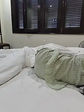 Helen-Tran online show from March 25, 1:00 am