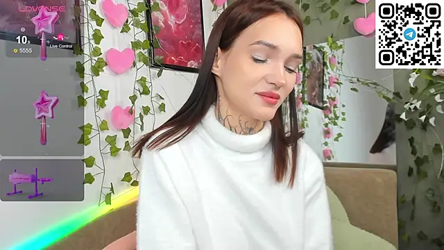 Snapshot of Selena_Lune chatting on October 8, 12:59 am Selena Lune online show from October 8, 12:59 am