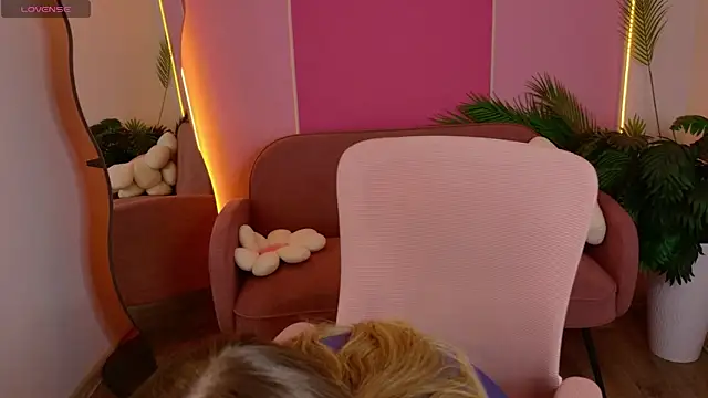 KellyHayden online show from March 12, 2:42 pm