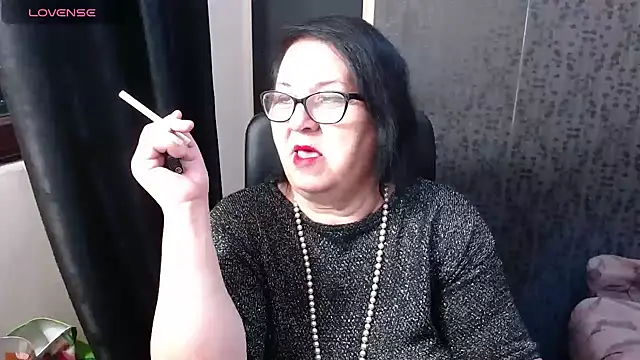 MissSanjanne online show from May 18, 2:32 am
