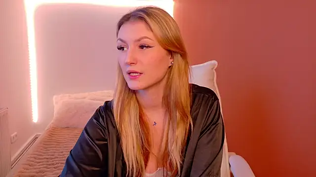 Anaayss  online show from January 12, 6:40 am