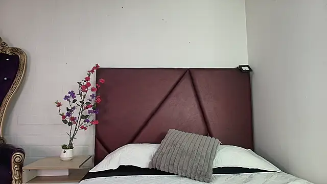 Krystal Heartss online show from March 2, 1:07 pm