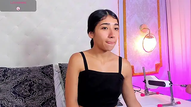 Mariana Kalo online show from December 3, 11:12 am