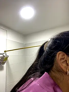 IsabellaJoness  online show from November 4, 11:15 am