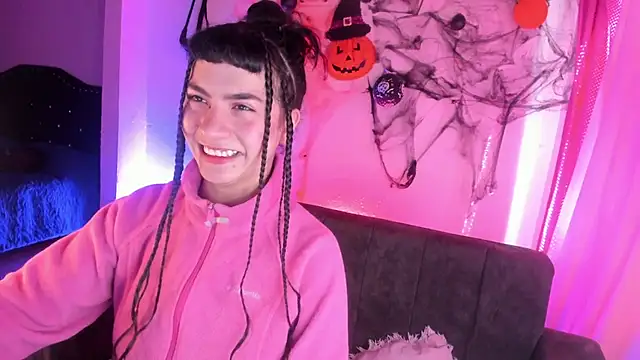 kitty  chs online show from November 13, 12:37 pm