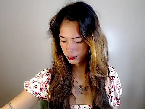 ashley bombshell online show from October 23, 8:15 pm