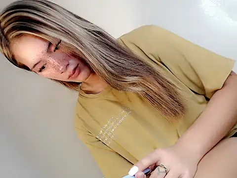 ashley bombshell online show from June 27, 9:32 pm