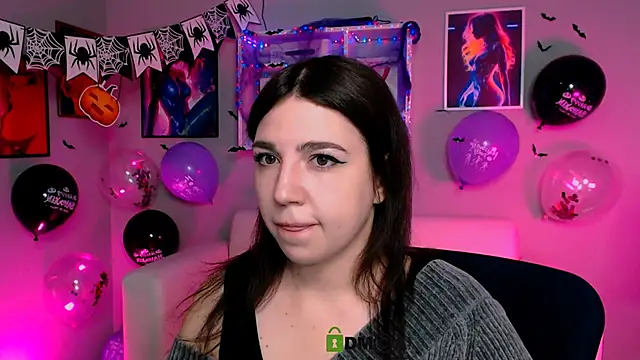 justcamila  online show from October 21, 11:36 am