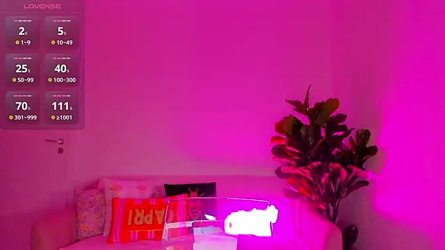 TiaBelle online show from November 14, 8:20 pm