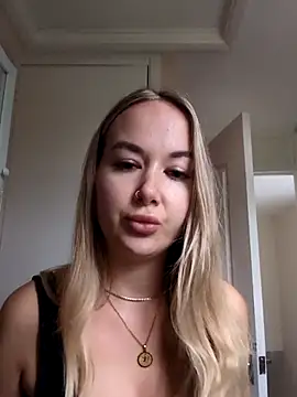 BarbieDolly x online show from November 3, 1:04 pm